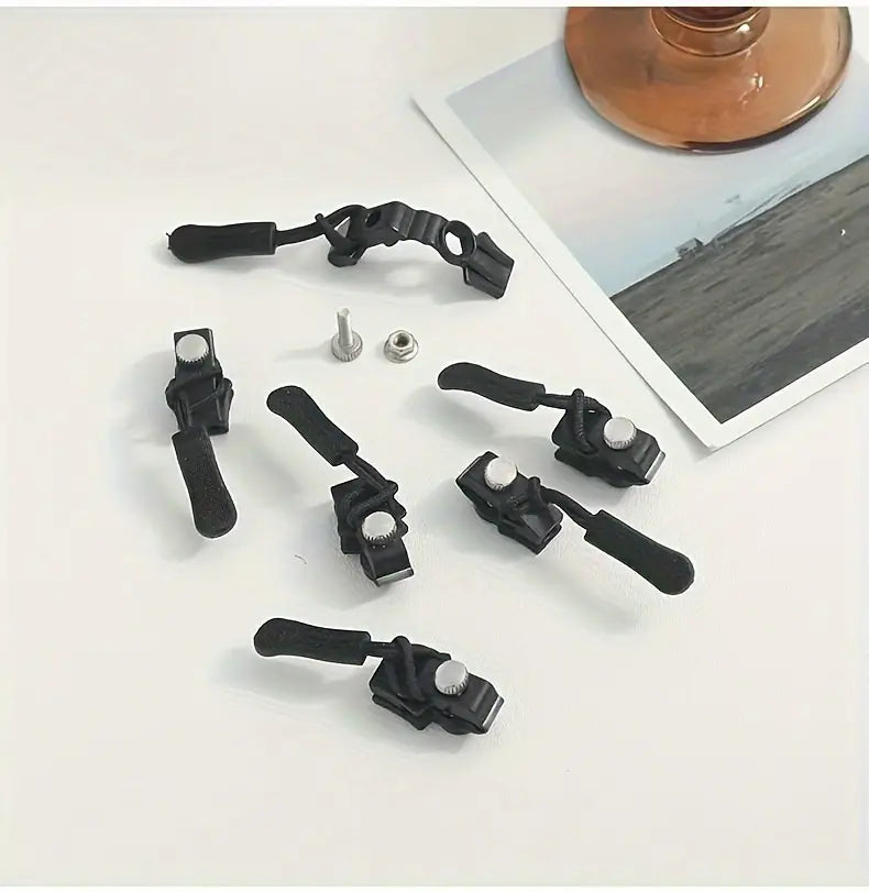 Essntials Universal Zipper